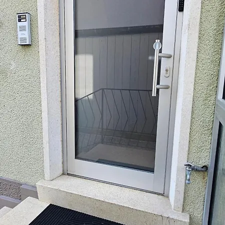 Luxus - Wlan, Smart Tv, Terrasse, Kueche, Handtuecher Apartament